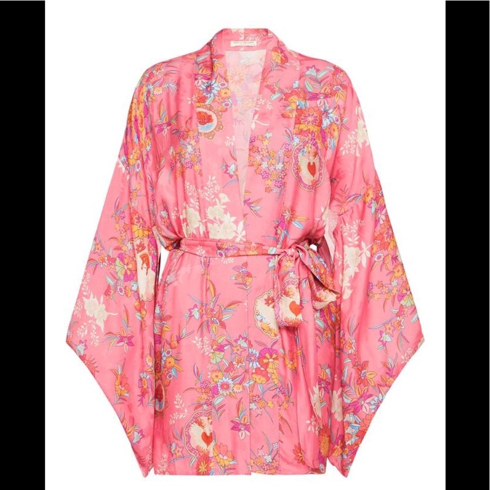 Leo Short Robe - Picture 4 of 9